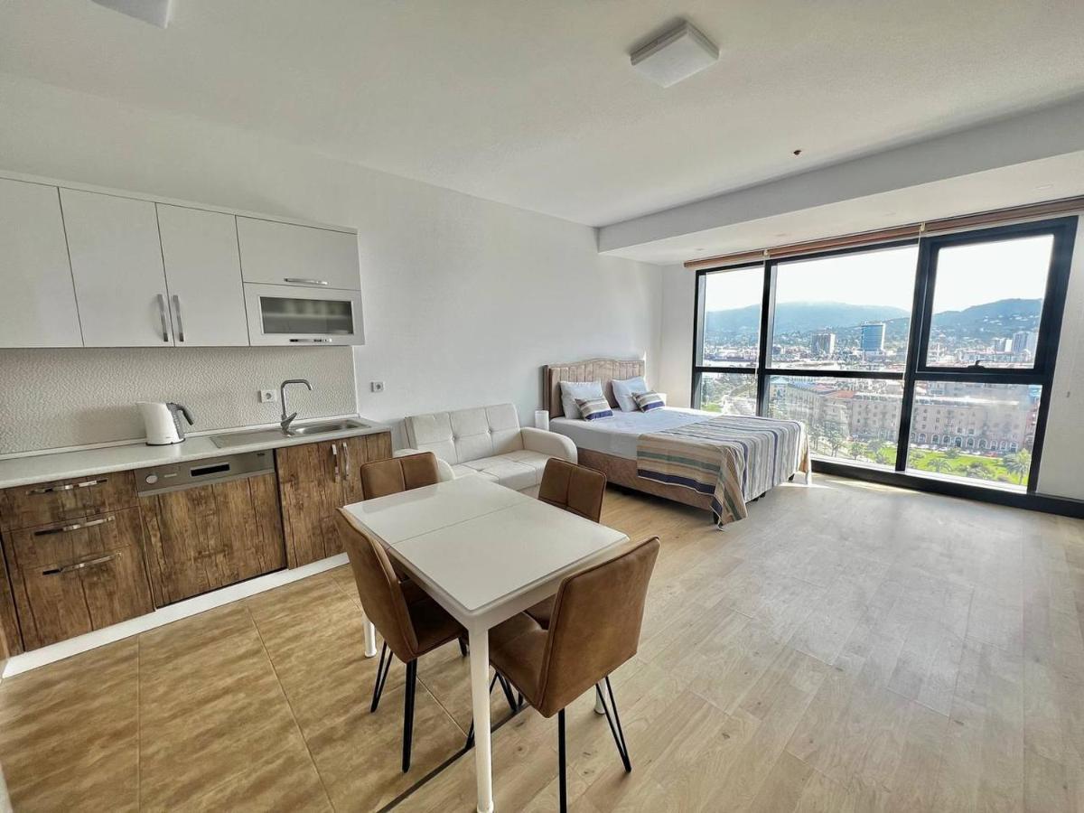Apartments With Sea And Mountain Views, Portа Batumi Tower ภายนอก รูปภาพ